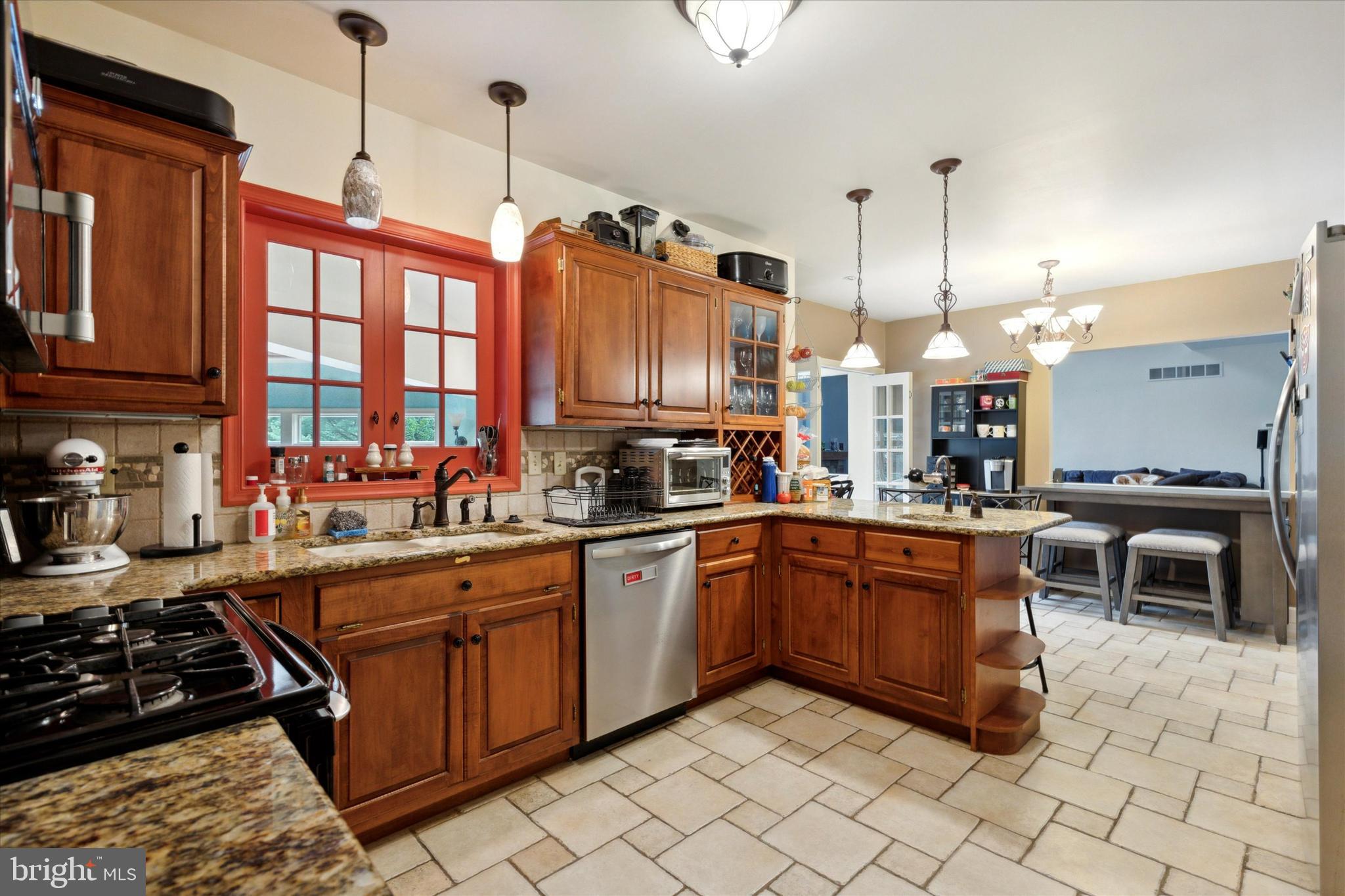 WOODS EDGE - Residential