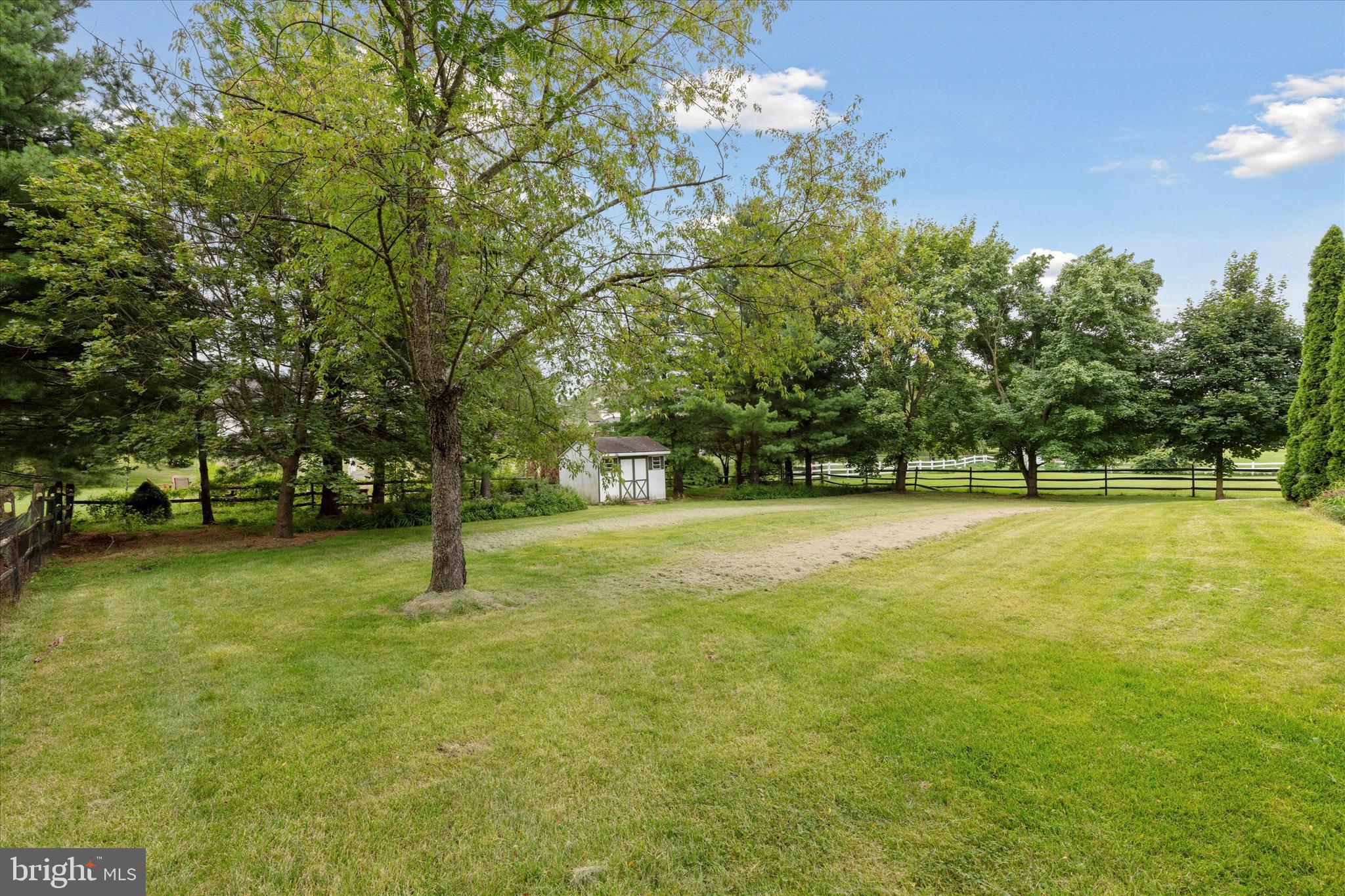 WOODS EDGE - Residential