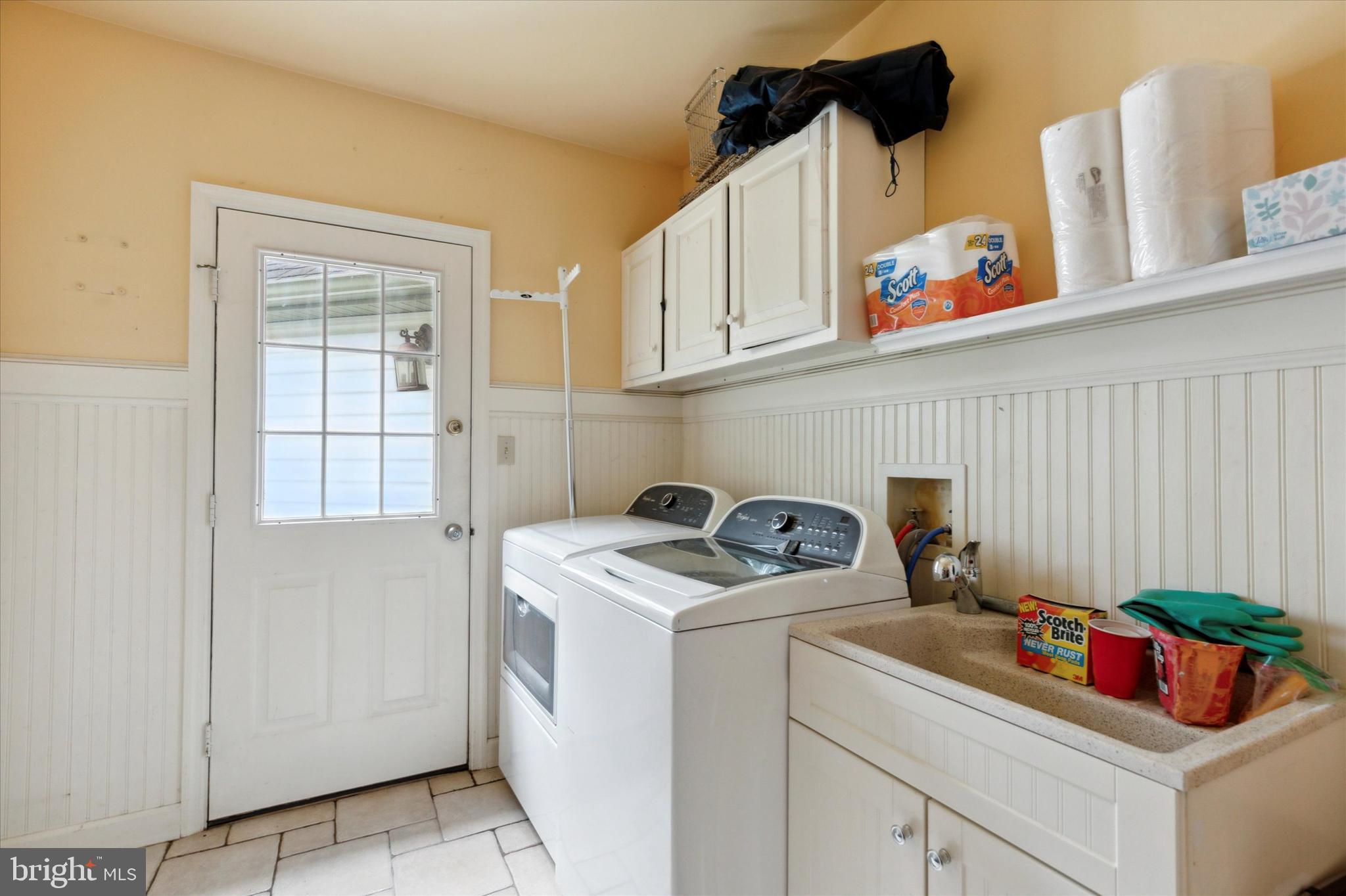 WOODS EDGE - Residential