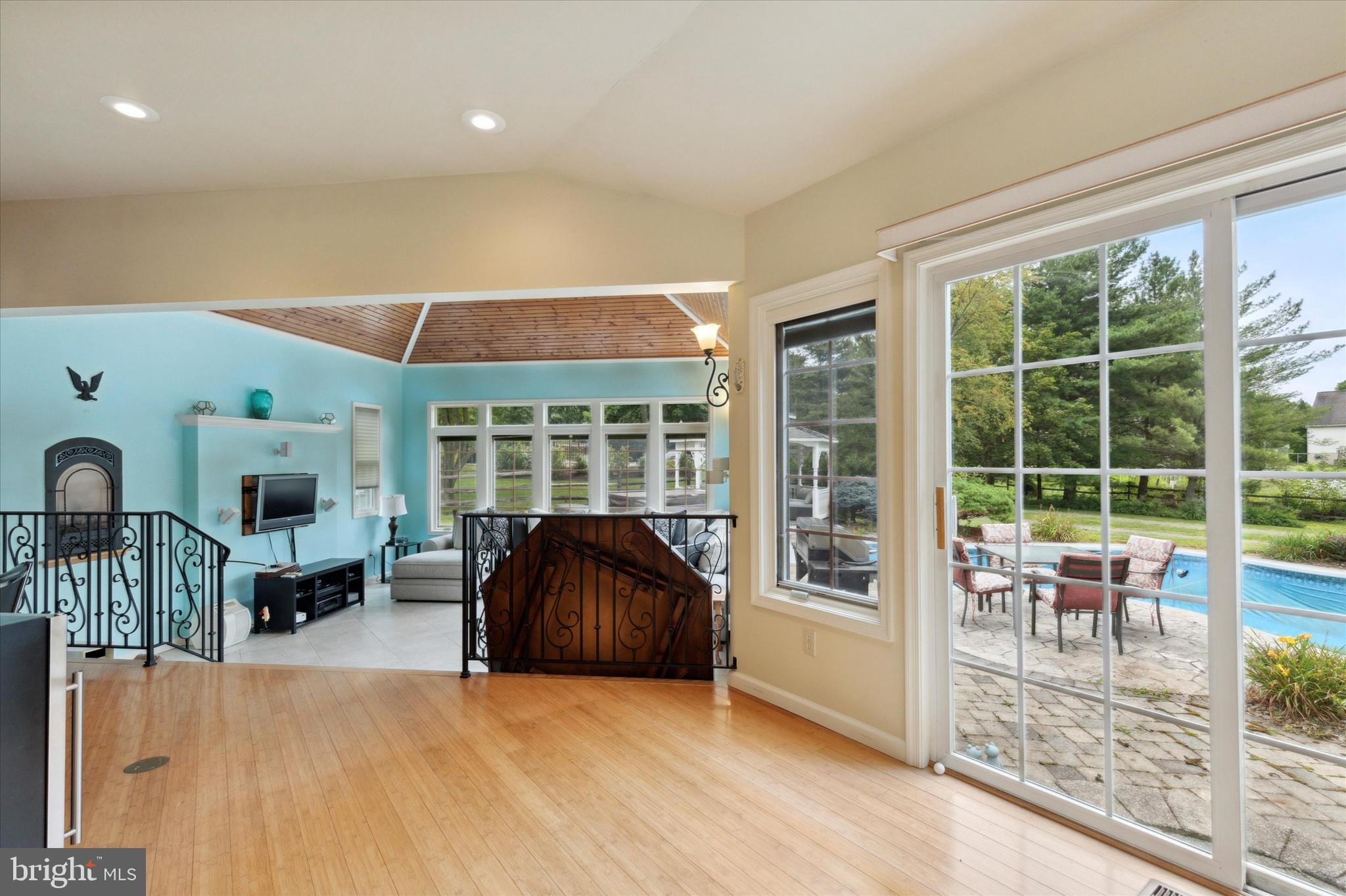 WOODS EDGE - Residential