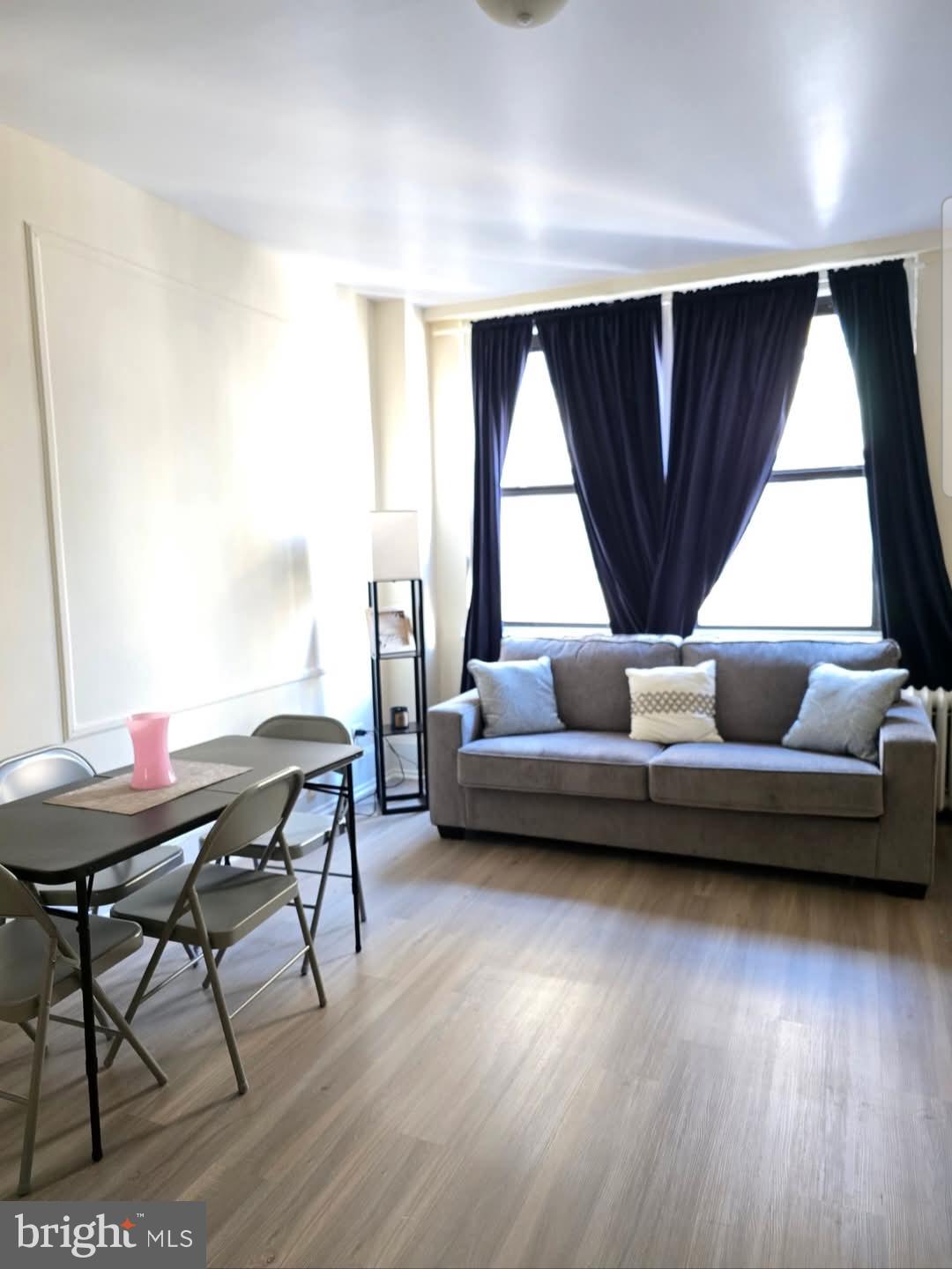 1324 LOCUST STREET 00 1428