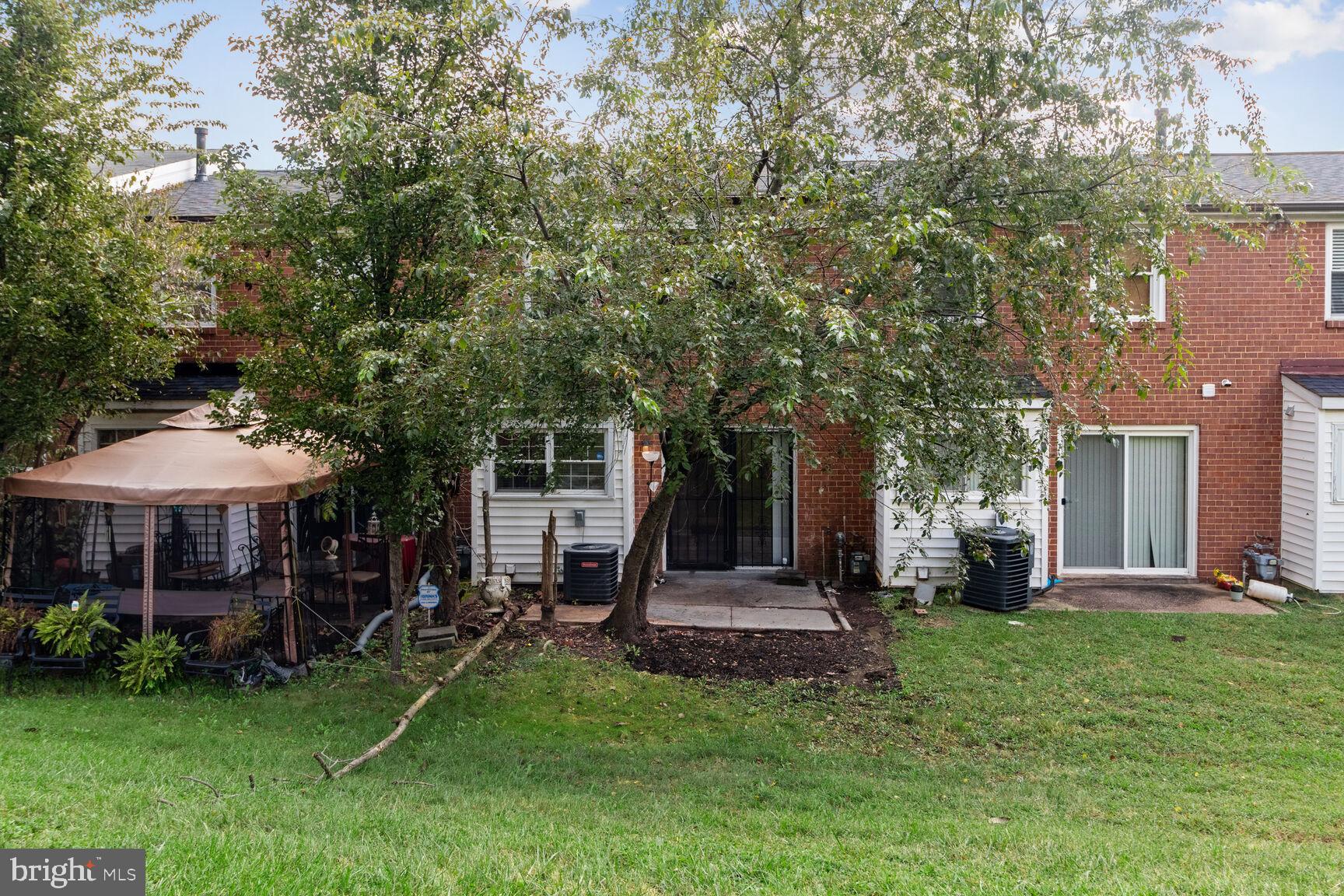 KINGSWOOD CONDOMINIUM - Residential Lease