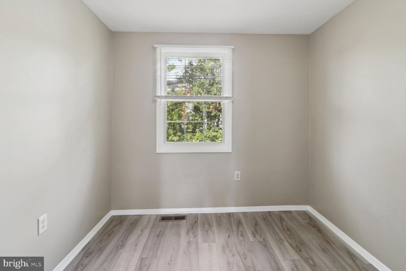 KINGSWOOD CONDOMINIUM - Residential Lease