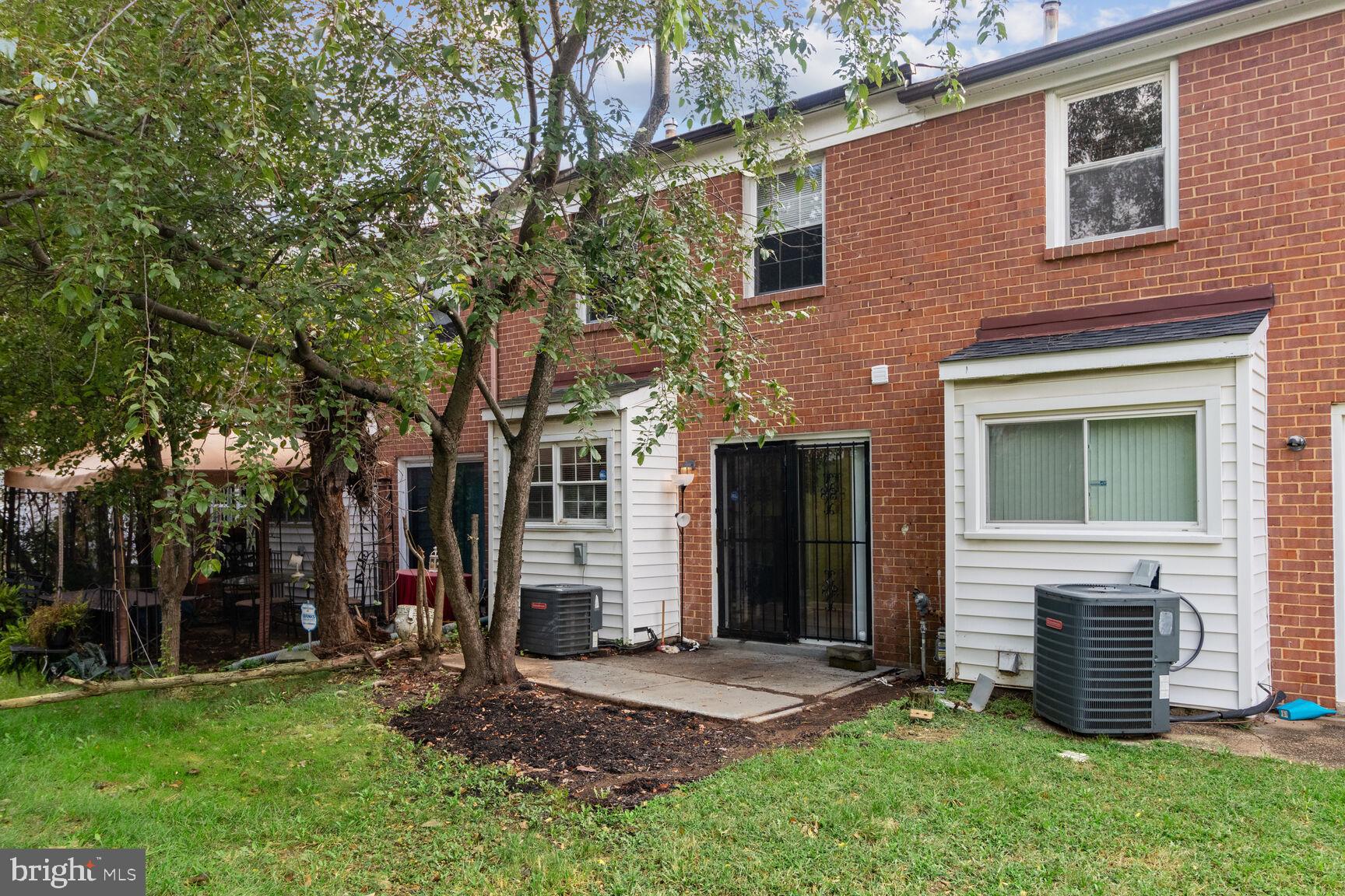 KINGSWOOD CONDOMINIUM - Residential Lease