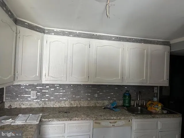 Linwood, Pennsylvania 19061, United States, 3 Bedrooms Bedrooms, ,2 BathroomsBathrooms,Residential,Pending,39479