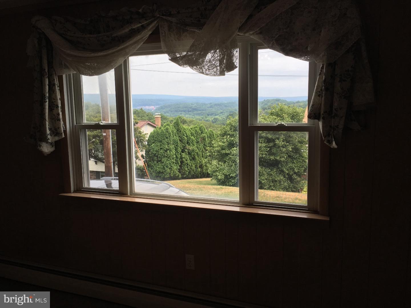 NEW MINERSVILLE - Residential