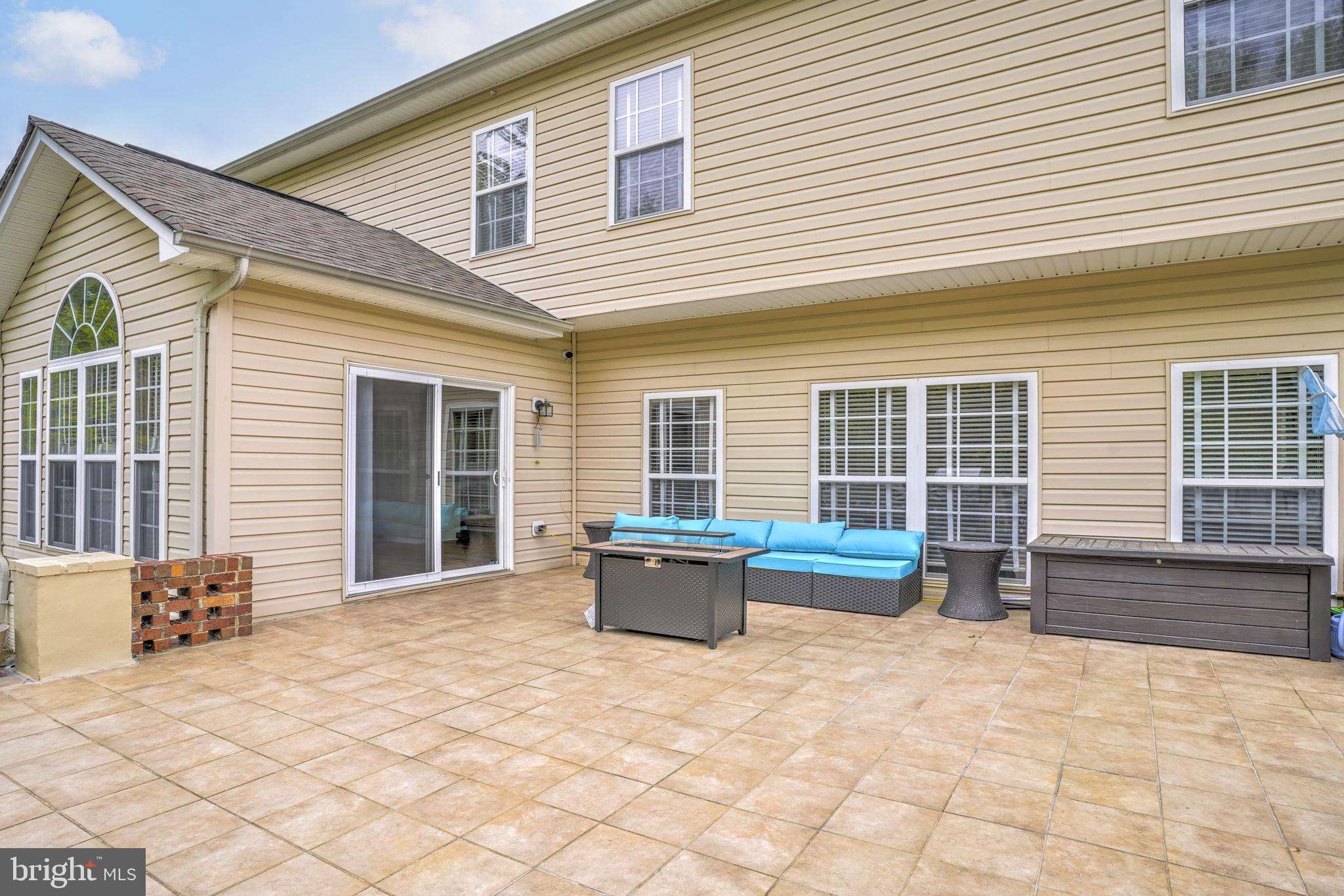 1507 SAINT ALBANS LANE