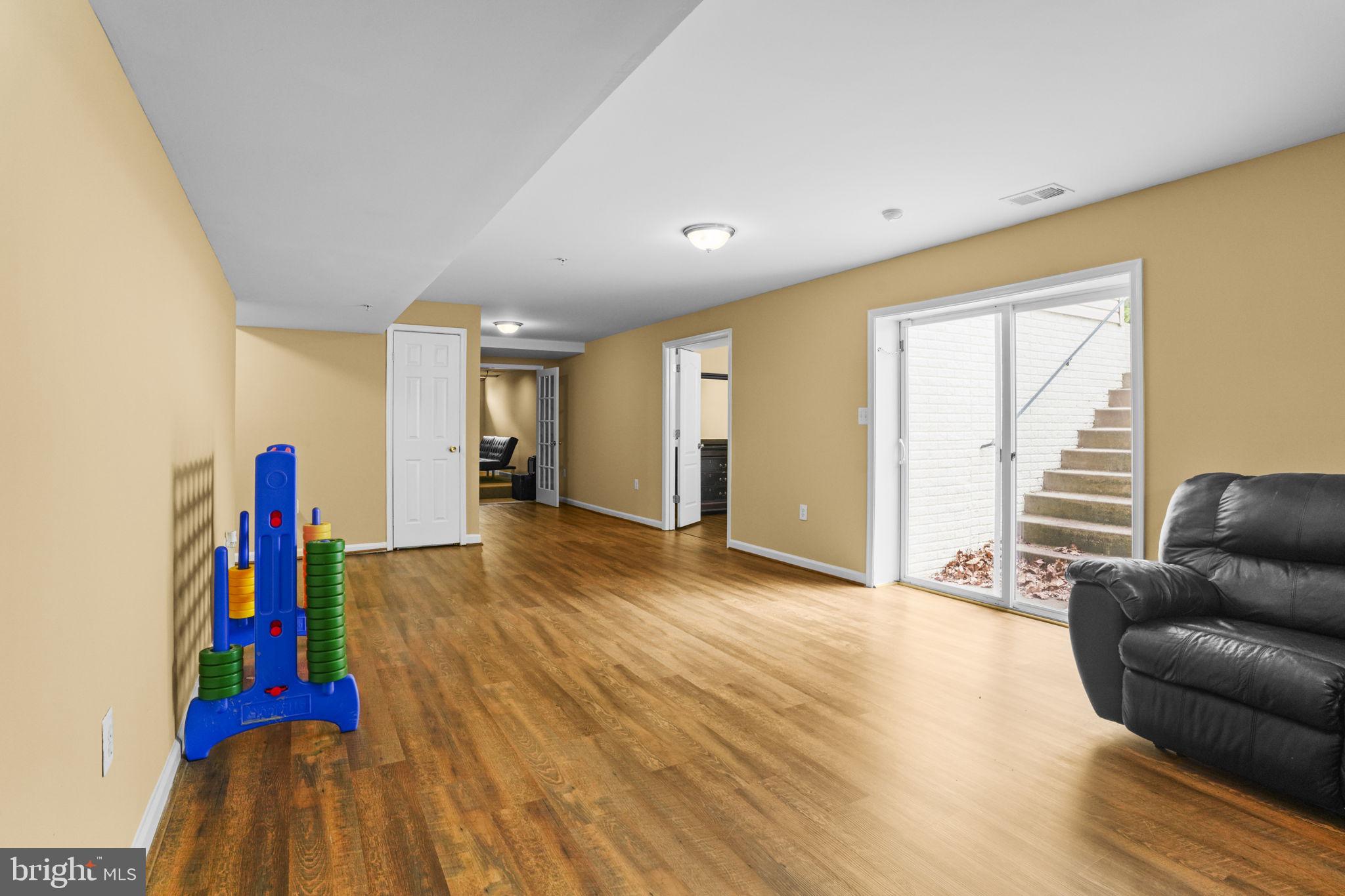 ST JAMES - Residential
