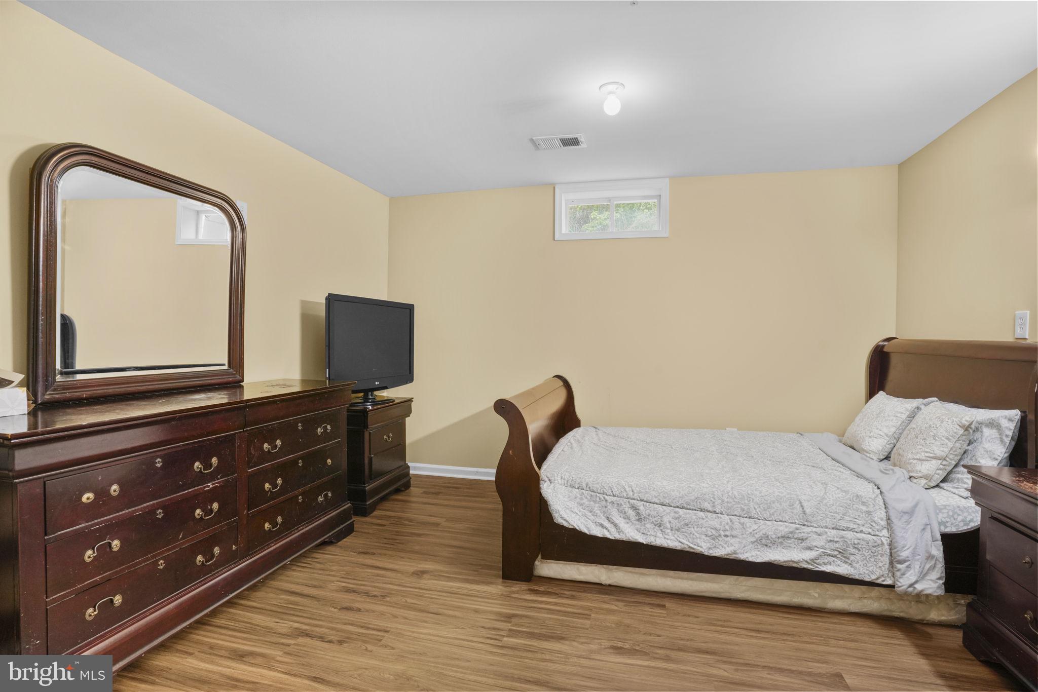 ST JAMES - Residential