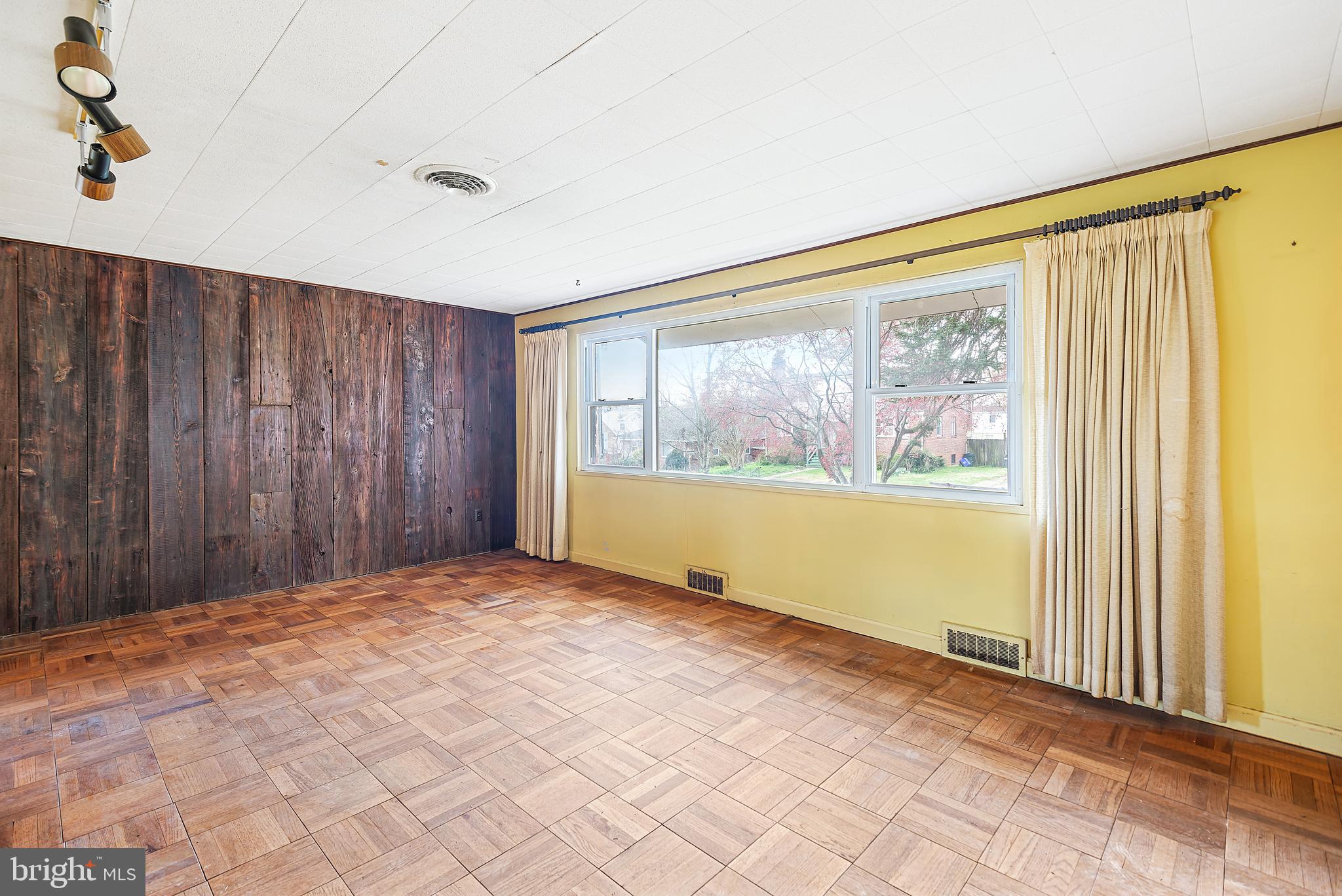 CARROLL KNOLLS - Residential