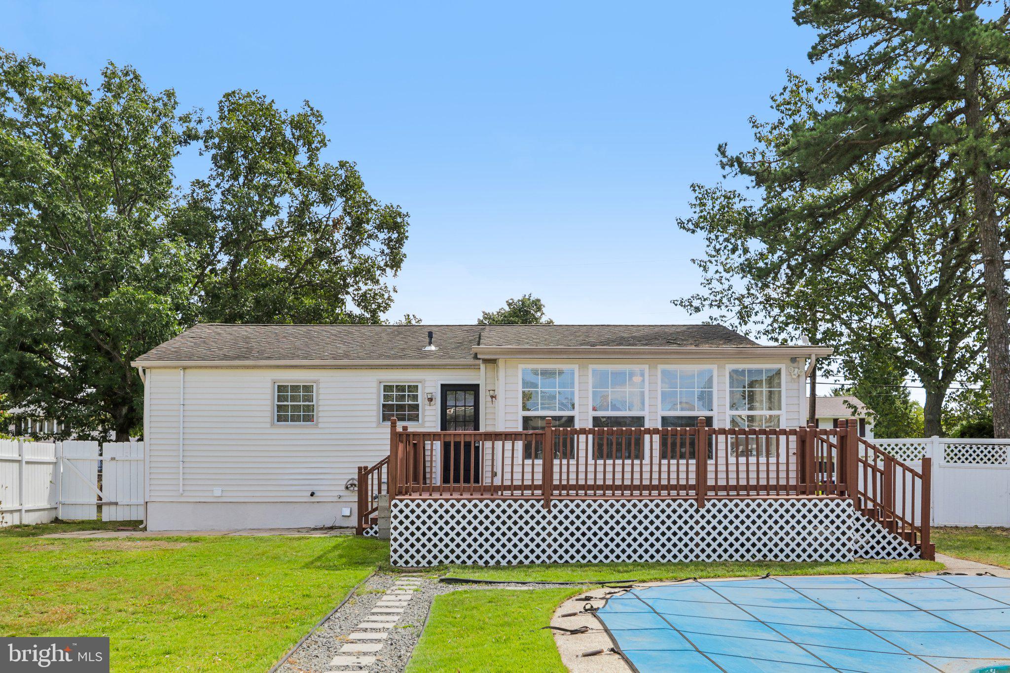 512 BRIAN AVENUE