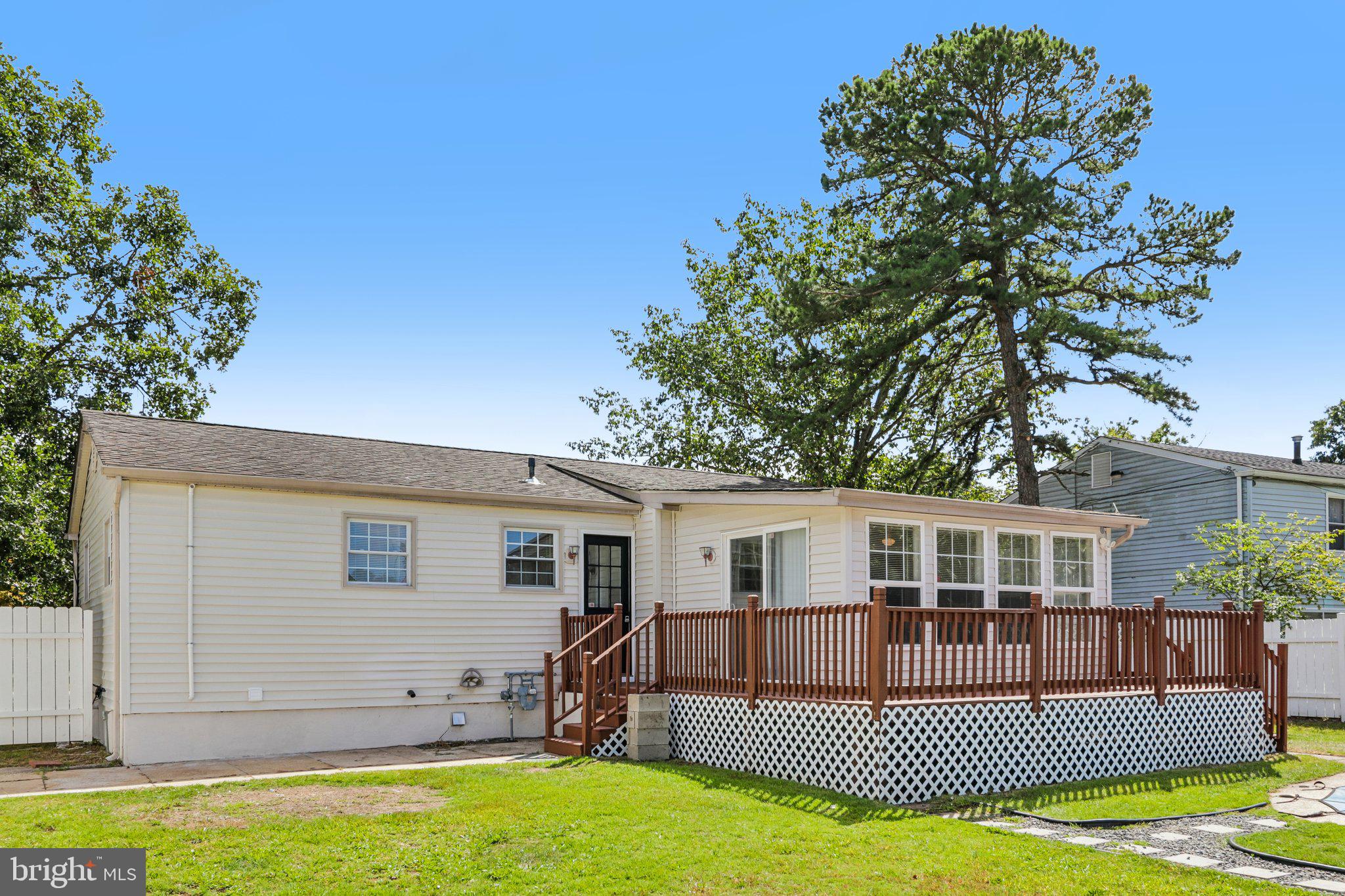 512 BRIAN AVENUE