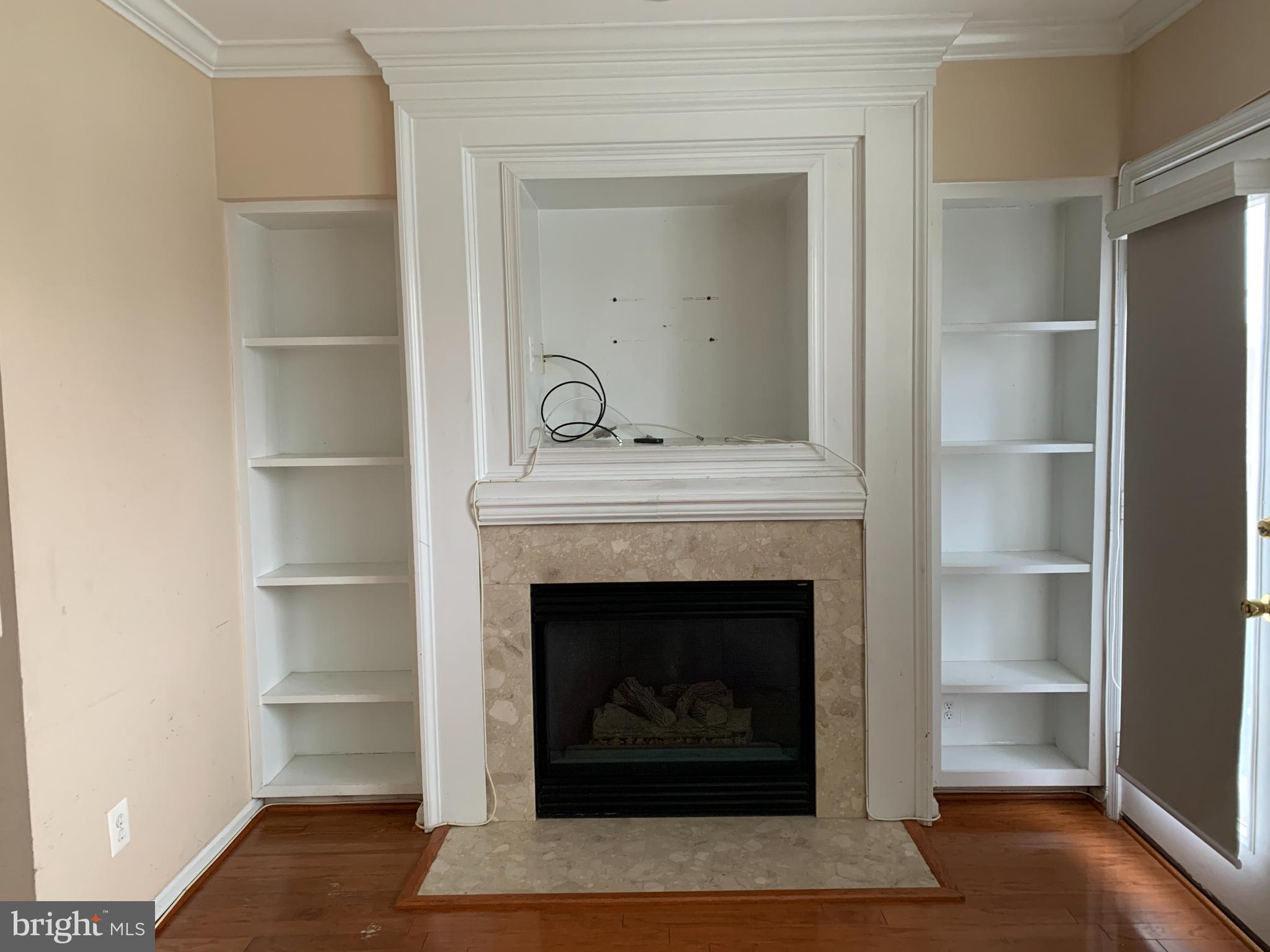 GUNSTON COMMONS - Residential Lease