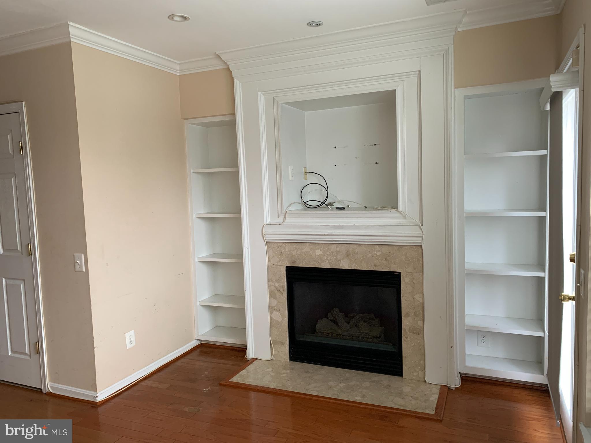 GUNSTON COMMONS - Residential Lease