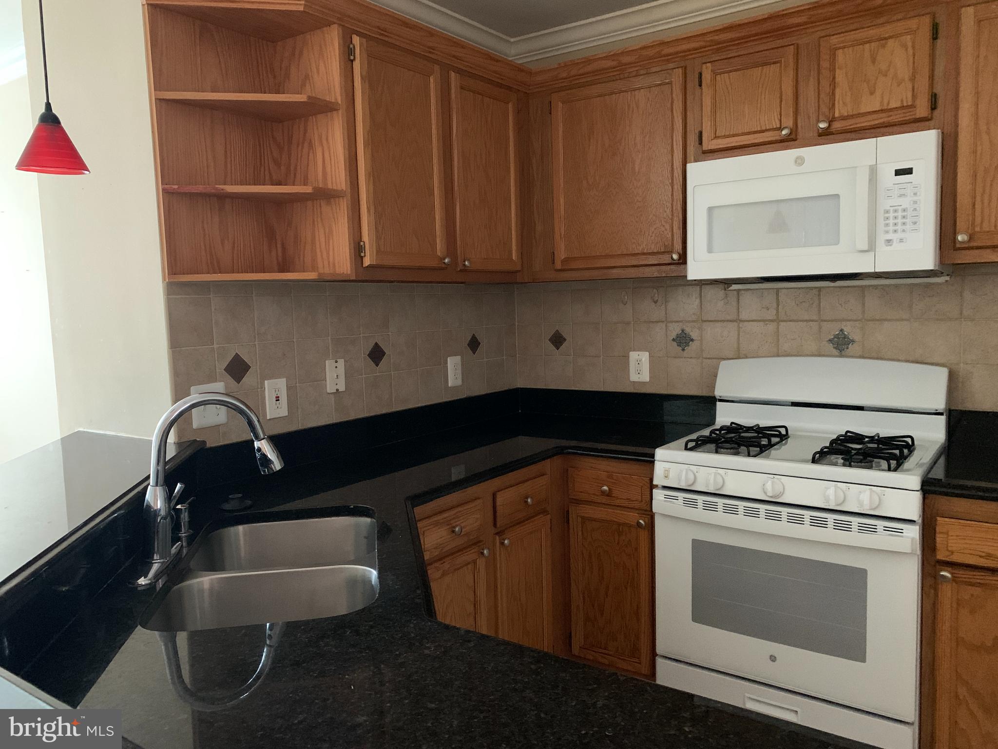 GUNSTON COMMONS - Residential Lease