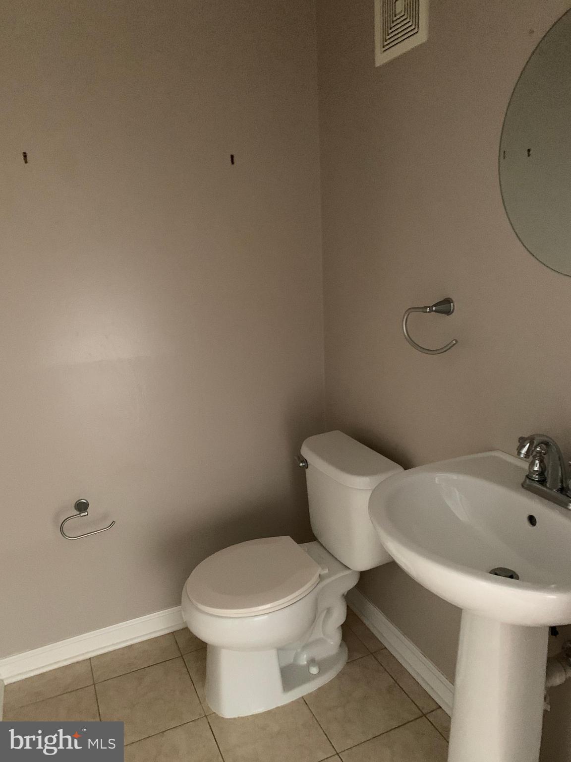 GUNSTON COMMONS - Residential Lease