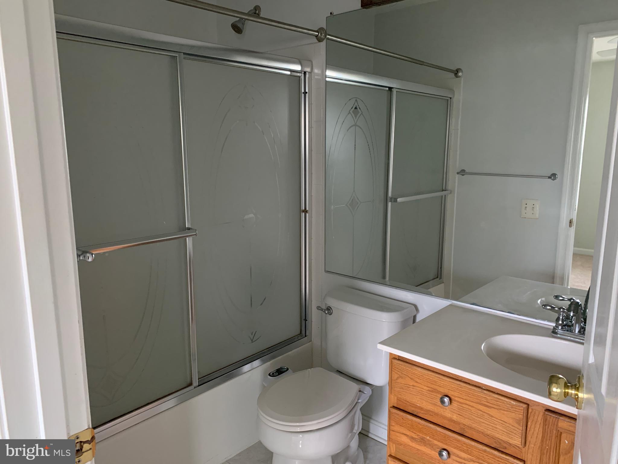 GUNSTON COMMONS - Residential Lease