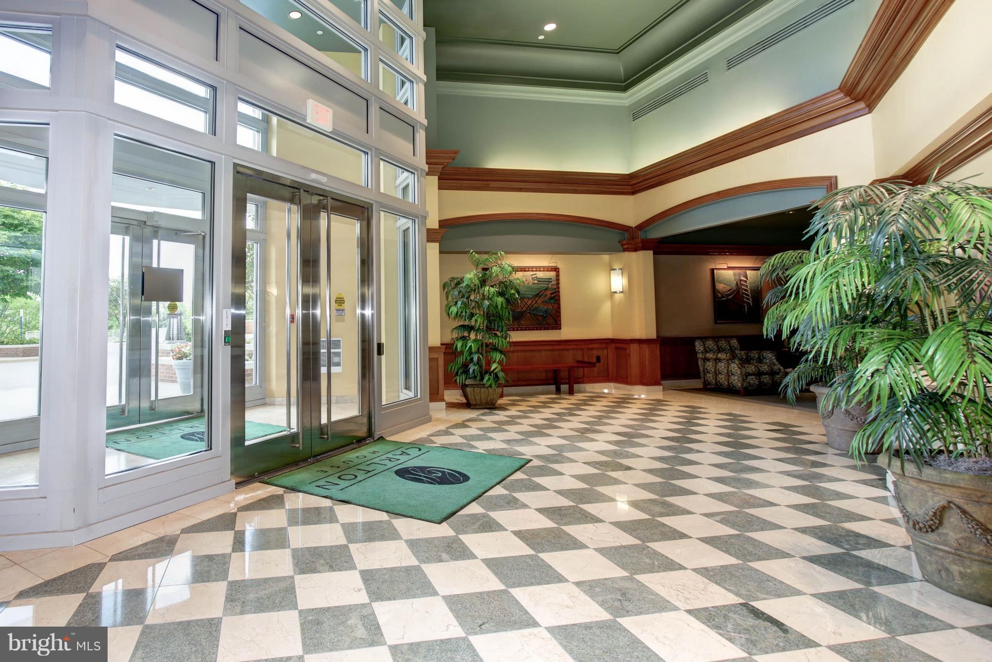 CARLTON HOUSE - Residential