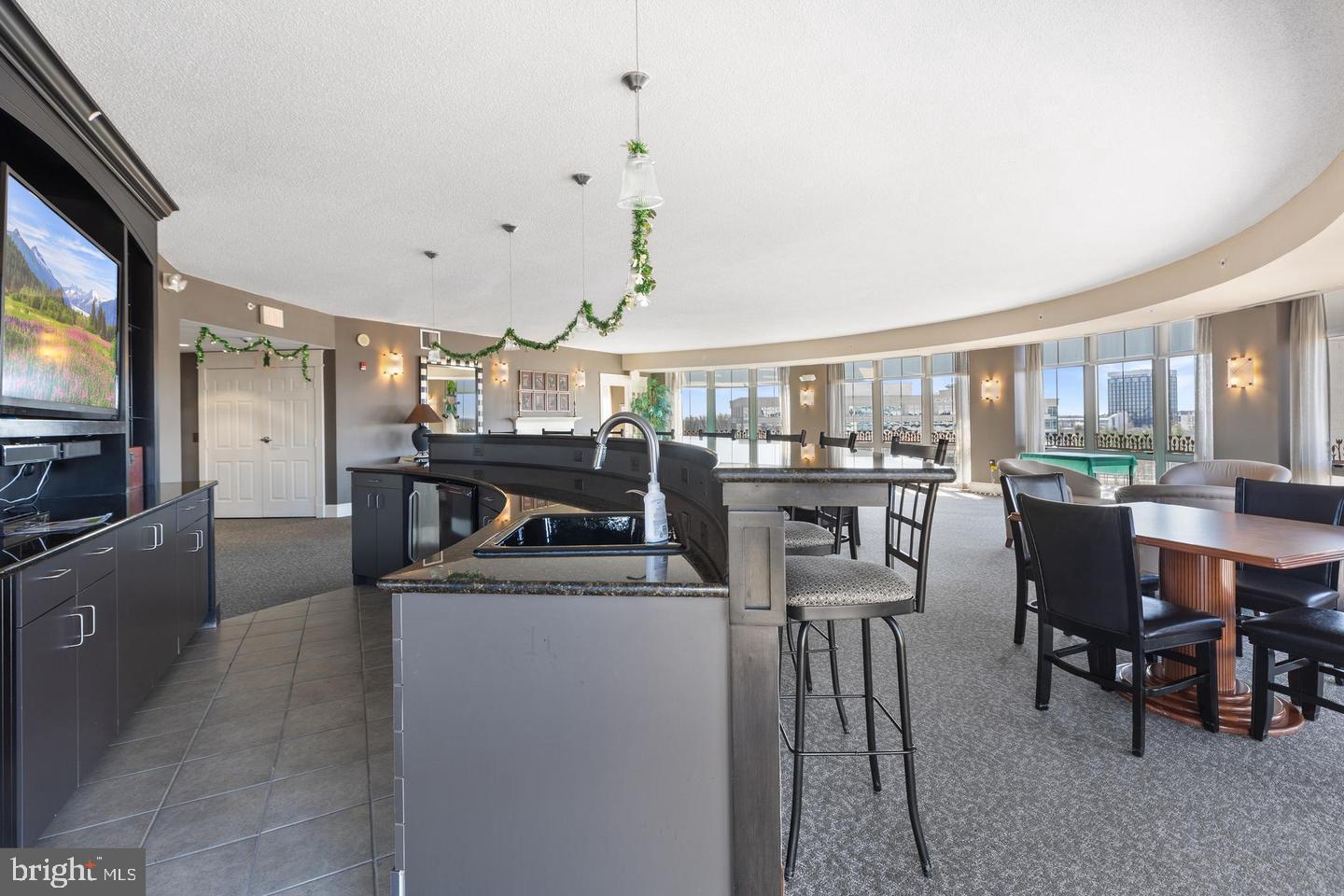 CARLTON HOUSE - Residential