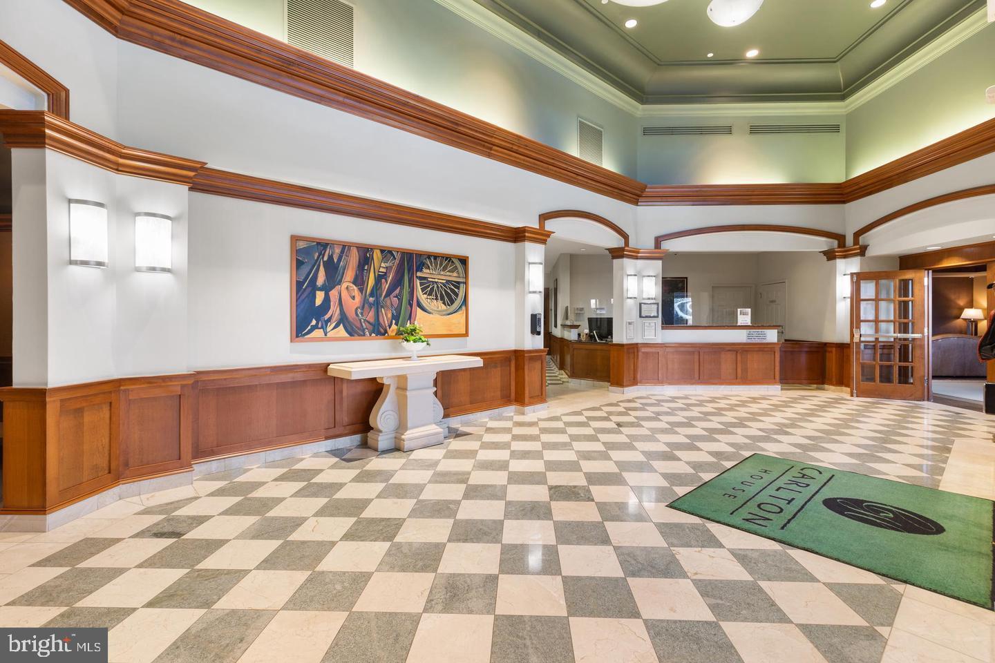 CARLTON HOUSE - Residential