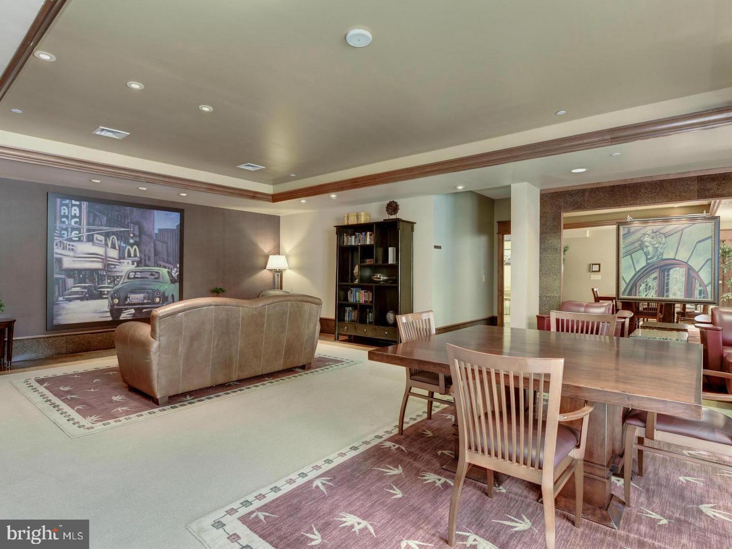 CARLTON HOUSE - Residential