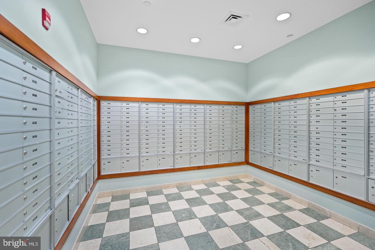 CARLTON HOUSE - Residential