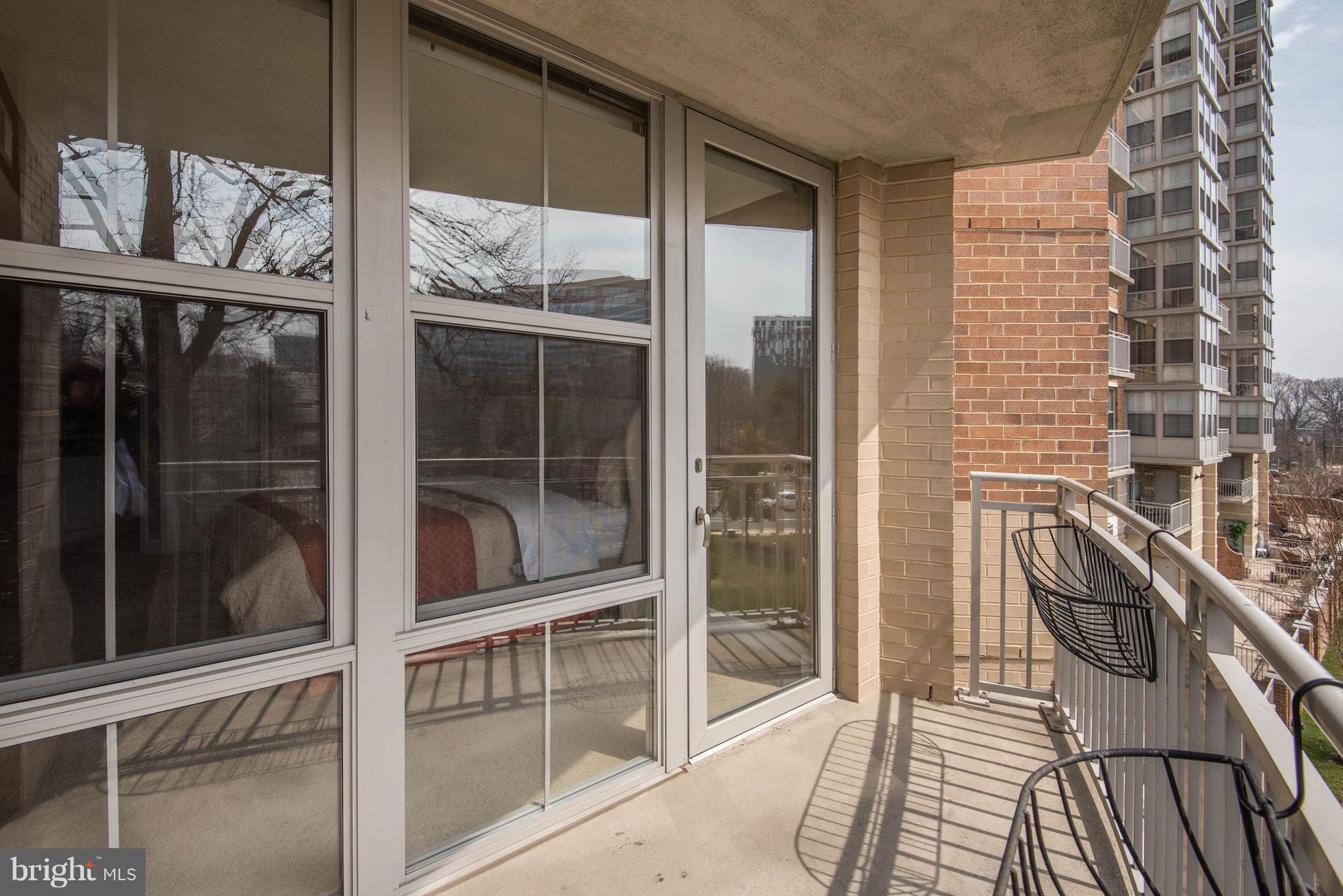 CARLTON HOUSE - Residential