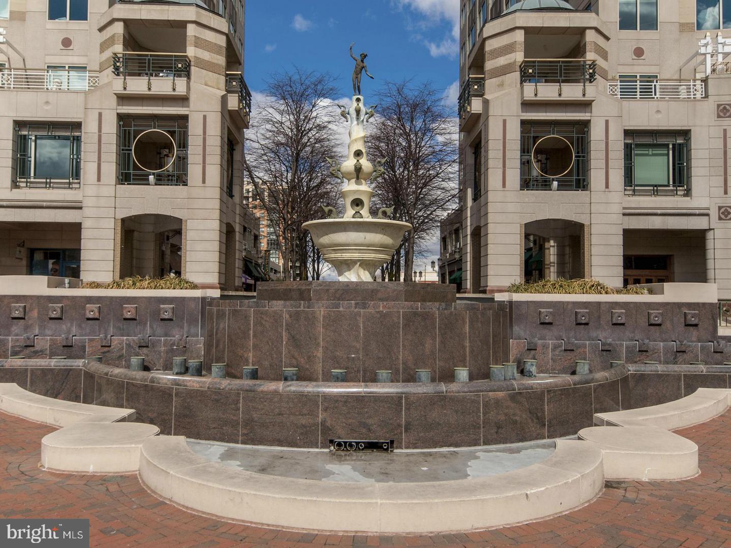 CARLTON HOUSE - Residential