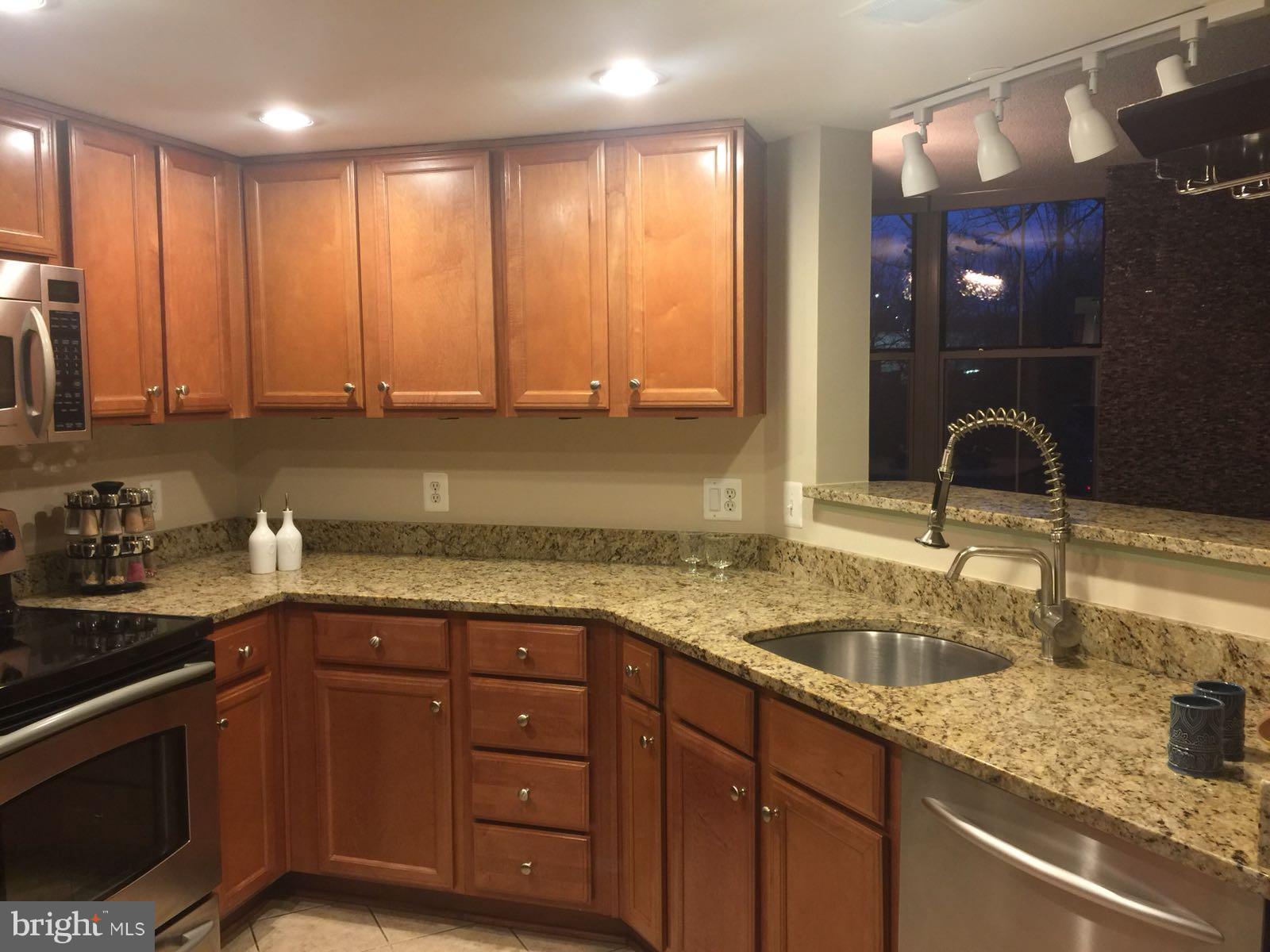 CARLTON HOUSE - Residential