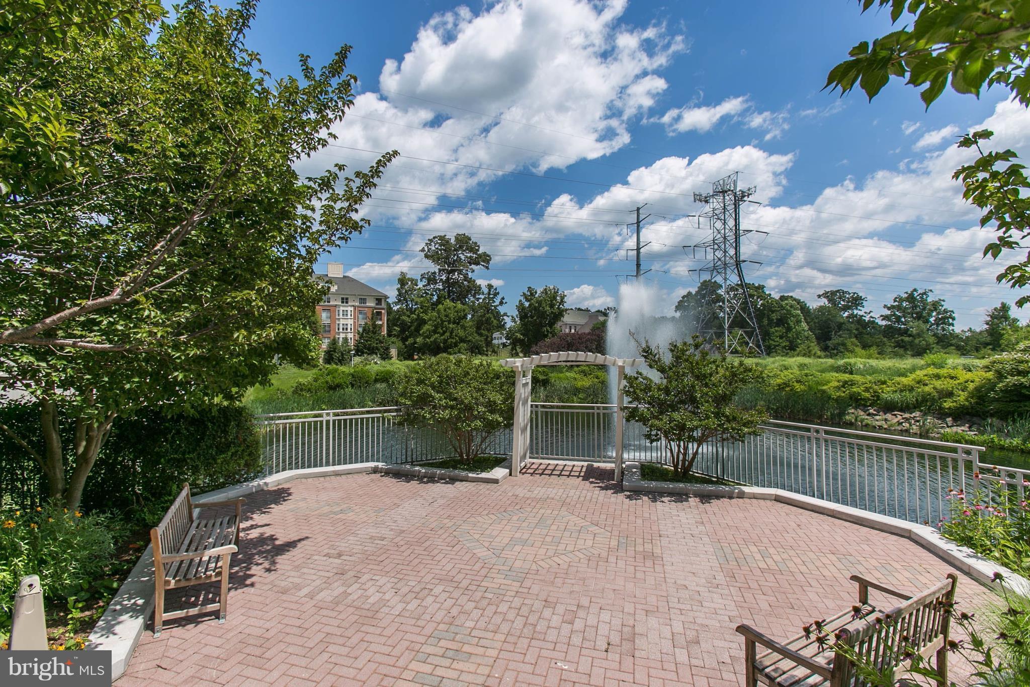 CARLTON HOUSE - Residential