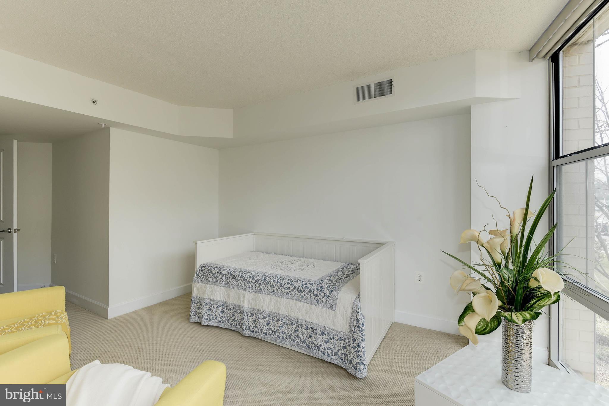 CARLTON HOUSE - Residential