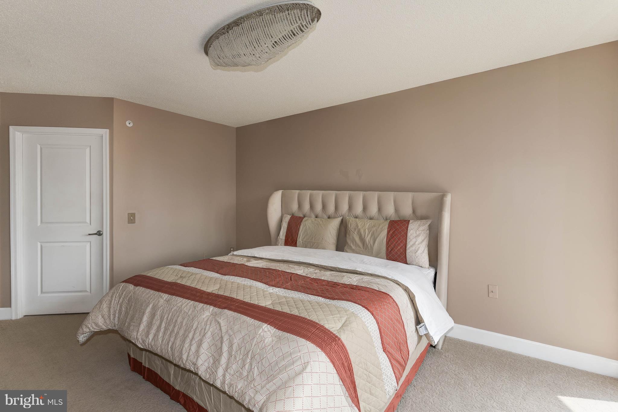 CARLTON HOUSE - Residential