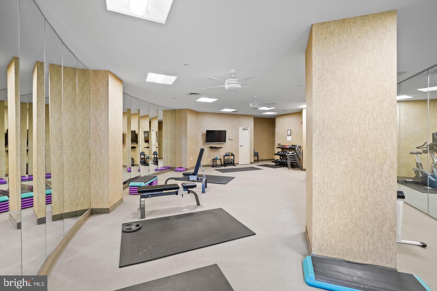 CARLTON HOUSE - Residential