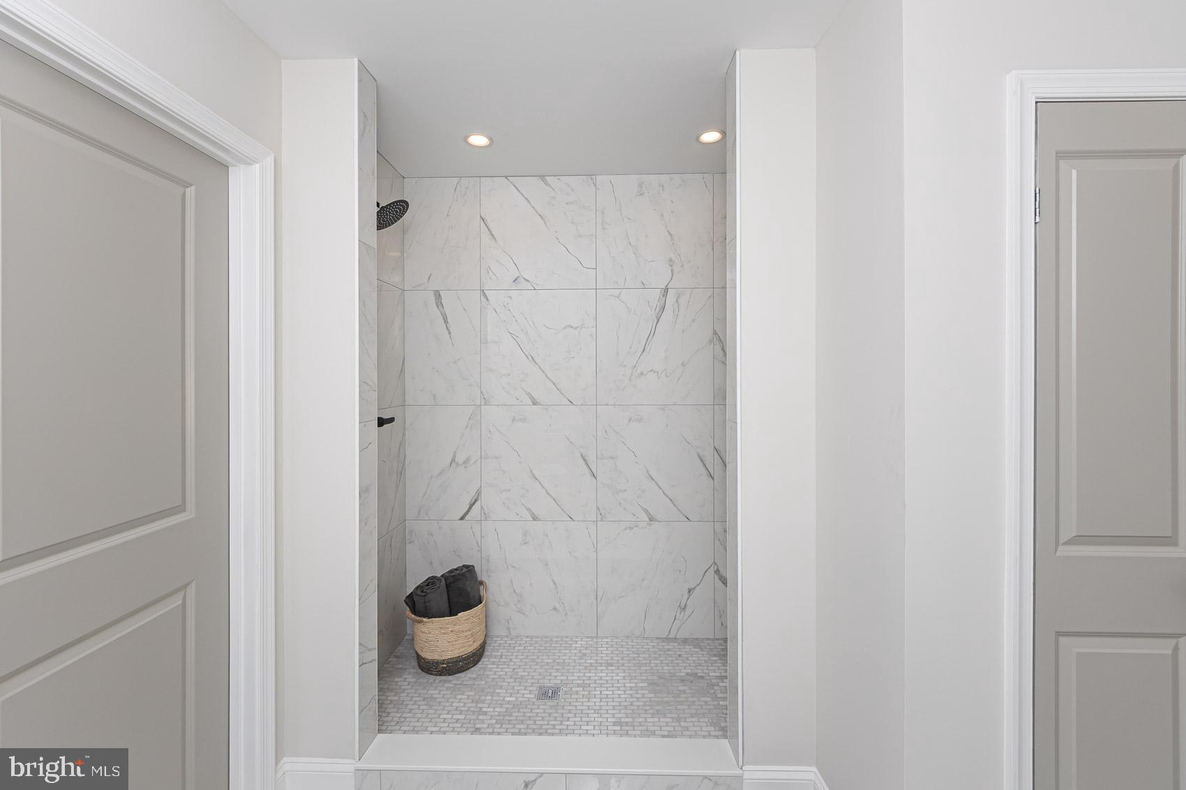 WINDSOR HILLS - Residential