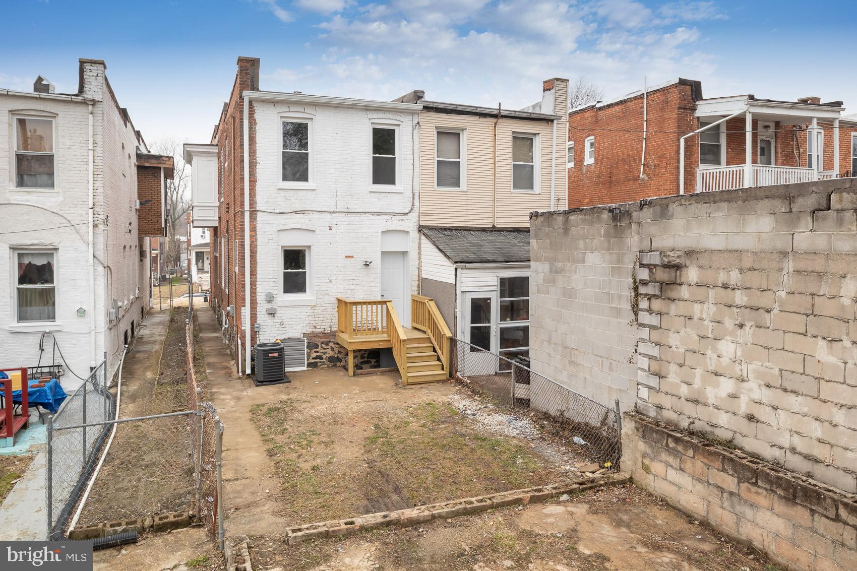 WINDSOR HILLS - Residential