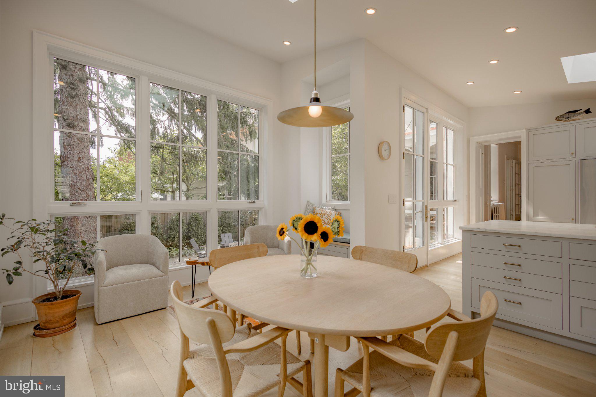 134 W HIGHLAND AVENUE