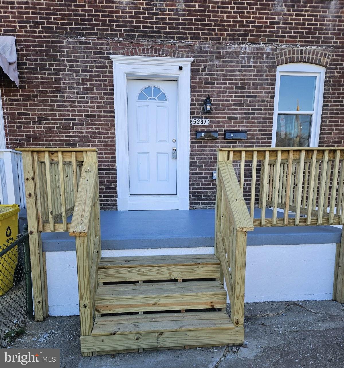 STOLLS MANOR - Residential Lease