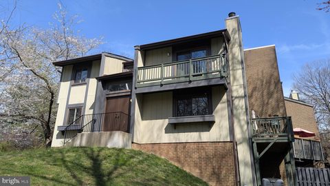 Photo of 2200 Glencourse Lane, RESTON, VA 20191 (MLS # VAFX2303548)