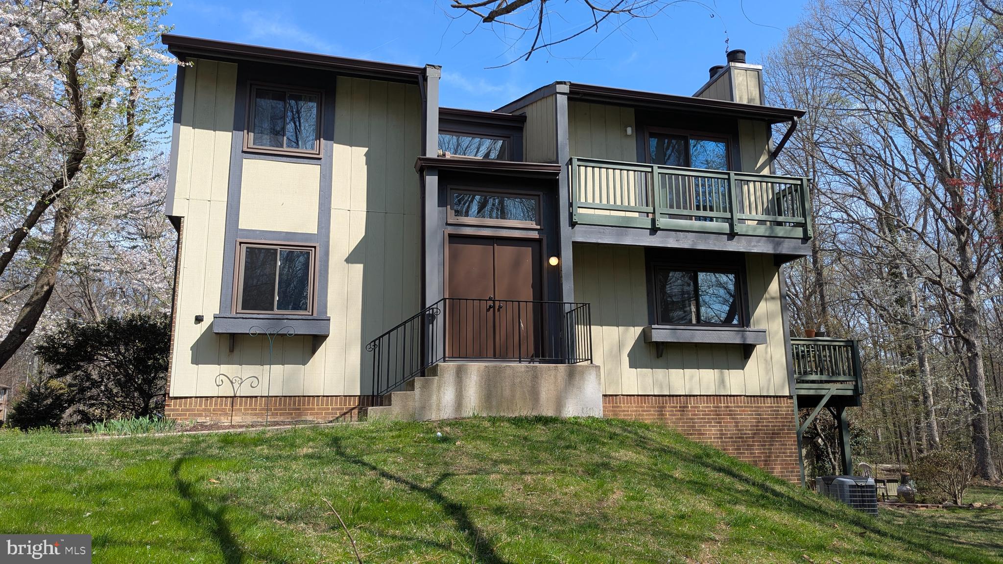 2200 GLENCOURSE LANE