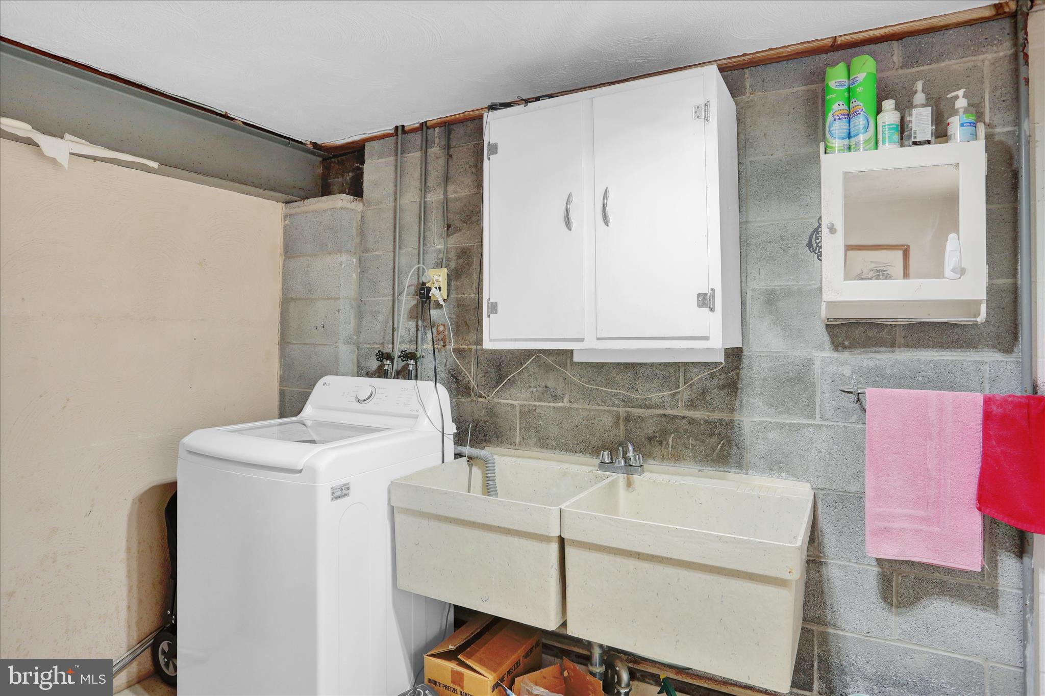 CRESTWOOD - Residential