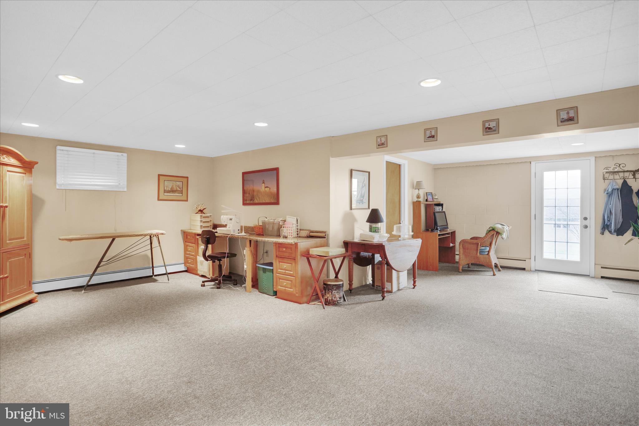 CRESTWOOD - Residential