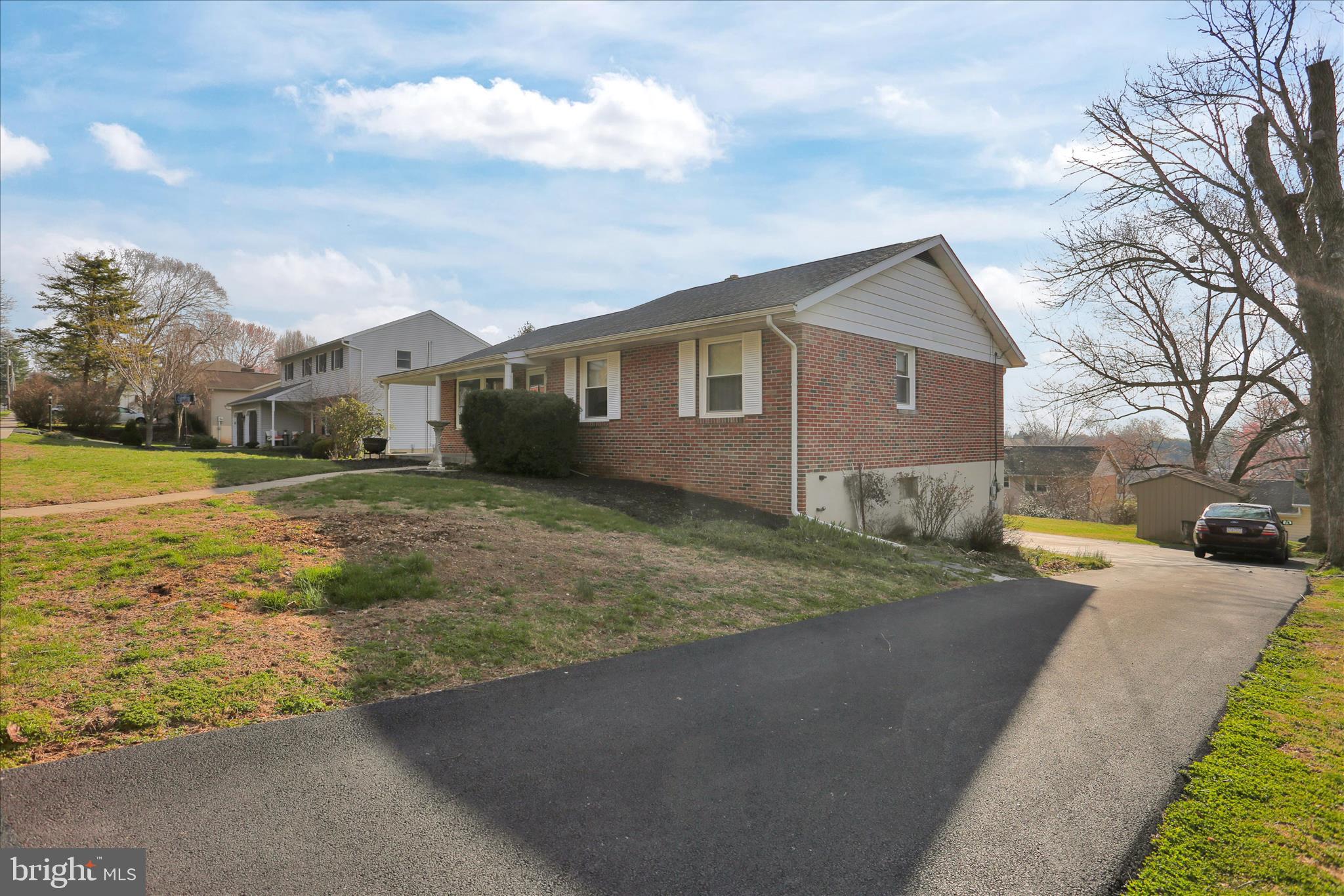 CRESTWOOD - Residential