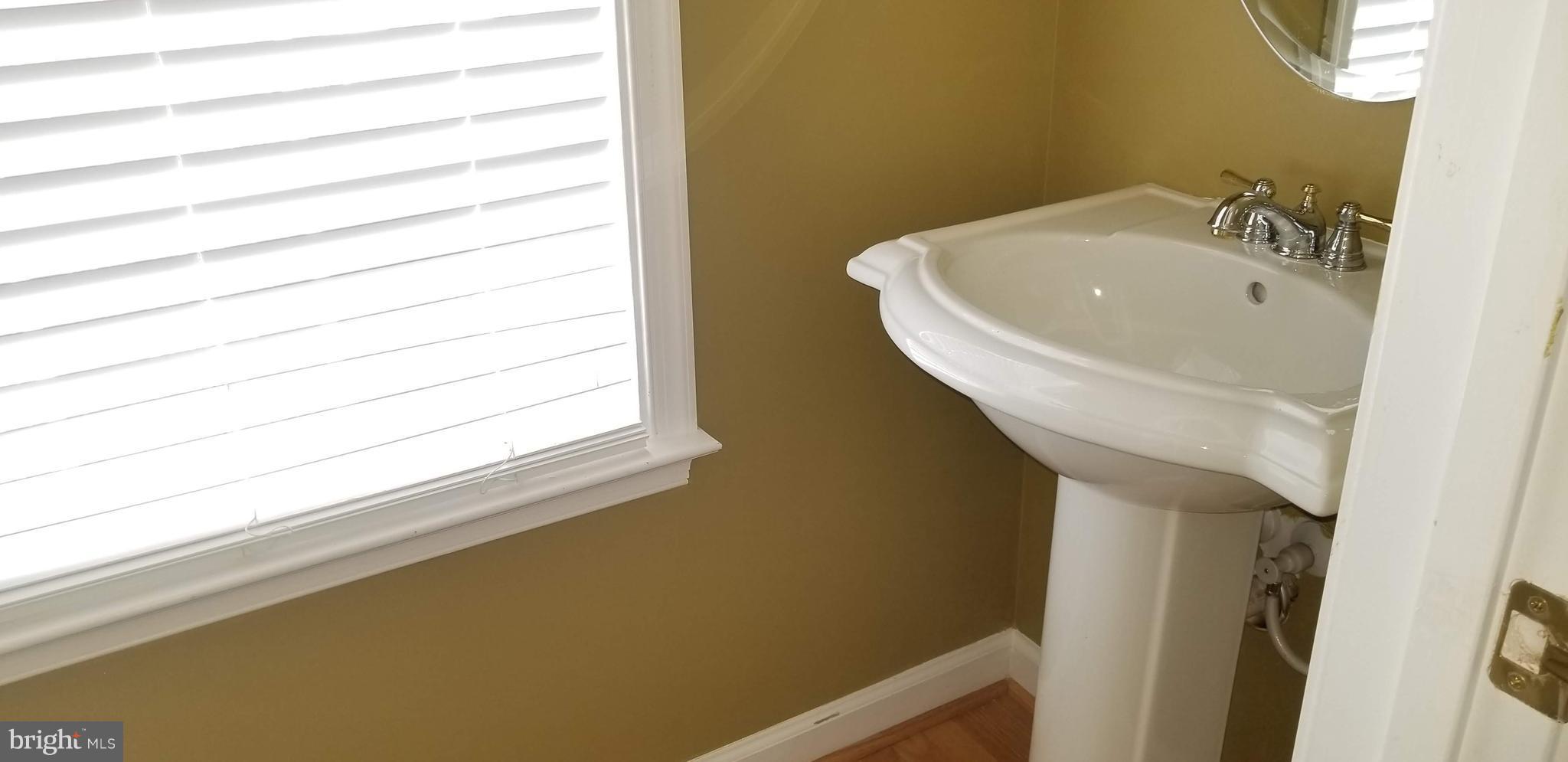 RETREAT AT FAIRWOOD TOWN - Residential Lease