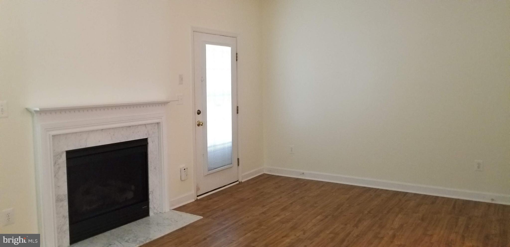 RETREAT AT FAIRWOOD TOWN - Residential Lease