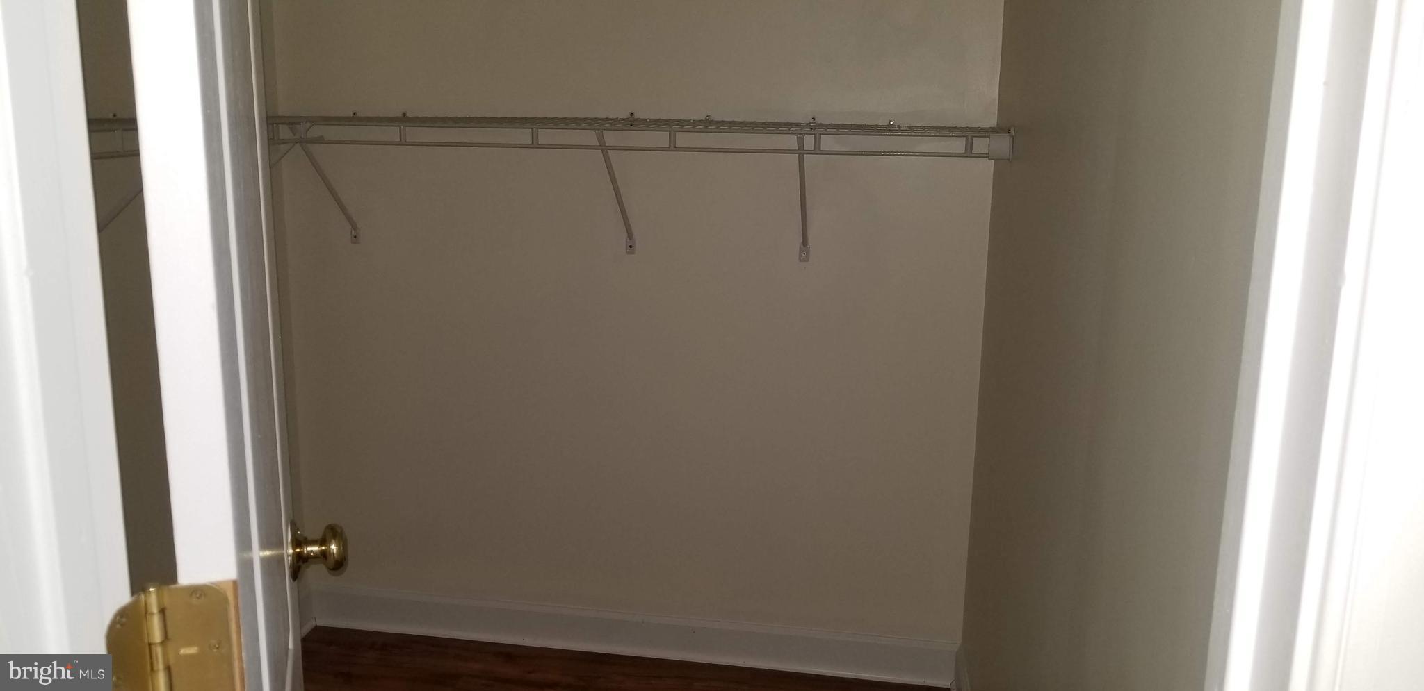 RETREAT AT FAIRWOOD TOWN - Residential Lease