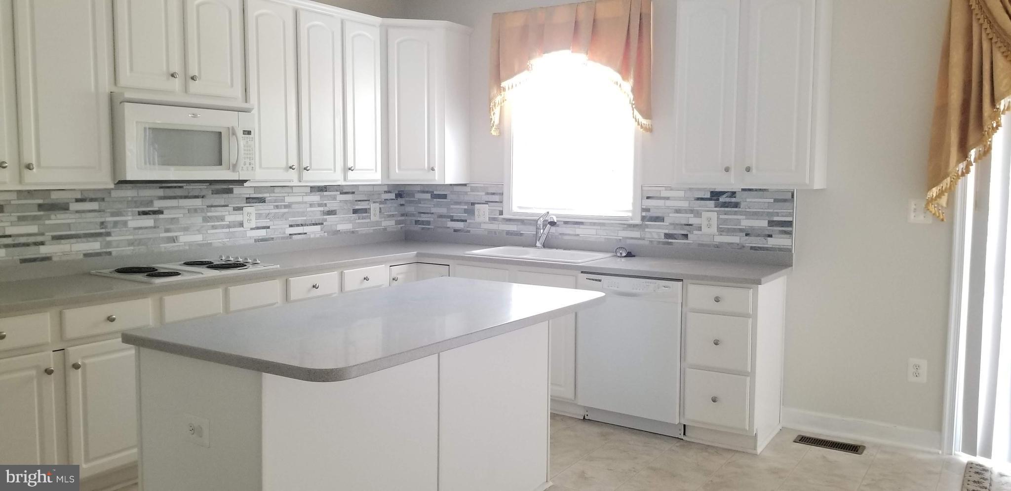 RETREAT AT FAIRWOOD TOWN - Residential Lease