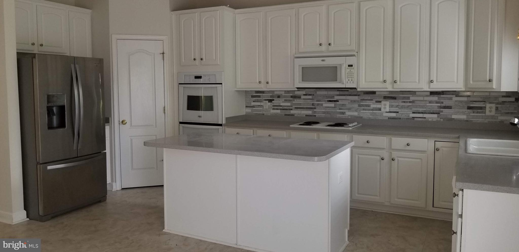 RETREAT AT FAIRWOOD TOWN - Residential Lease