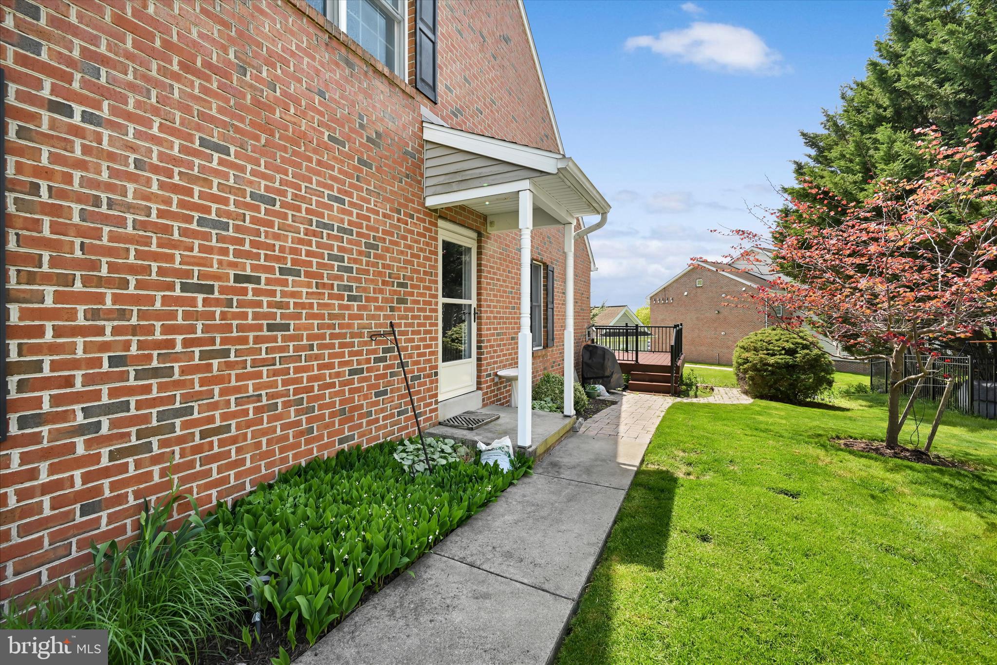 SUMMIT HILLS - Residential