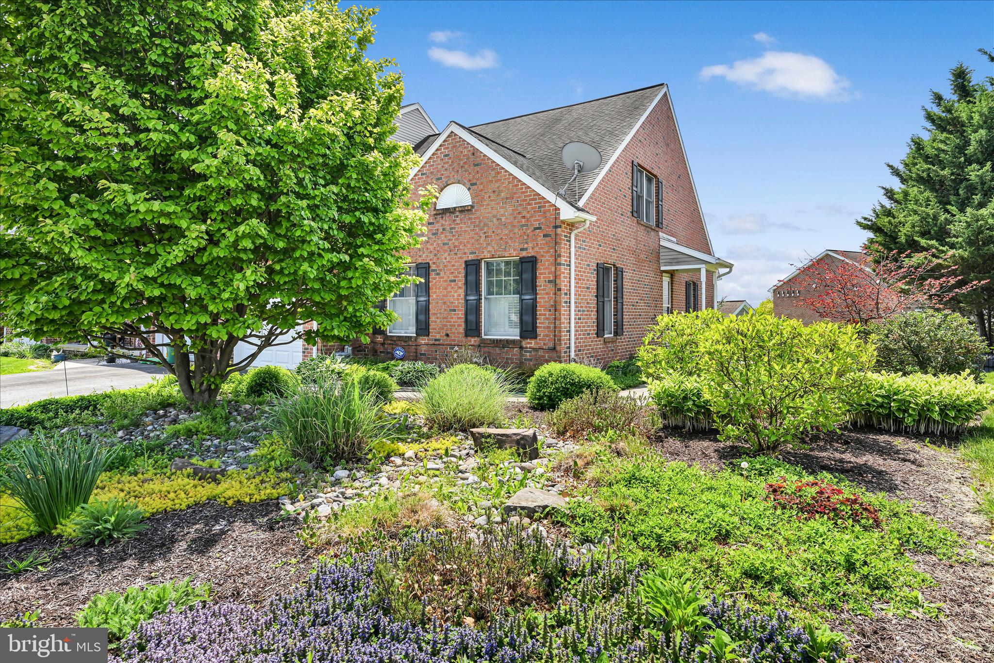 SUMMIT HILLS - Residential