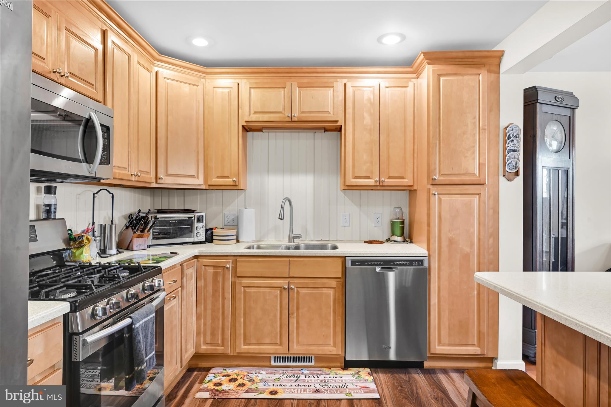 SUMMIT HILLS - Residential